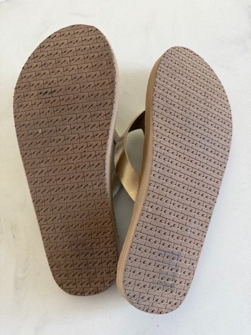 Billabong Metallic Silver Thong Flip Flops Beach Summer Sandals - Picture 7 of 13